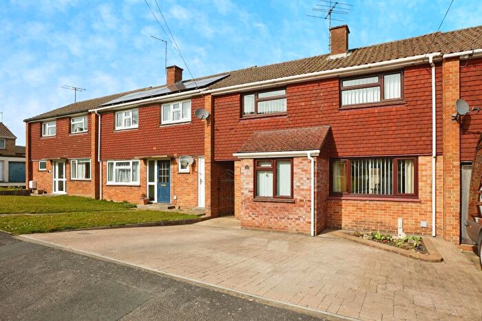 3 Bedroom Terraced House For Sale In Hoadley Green, Bishopdown, Salisbury, SP1