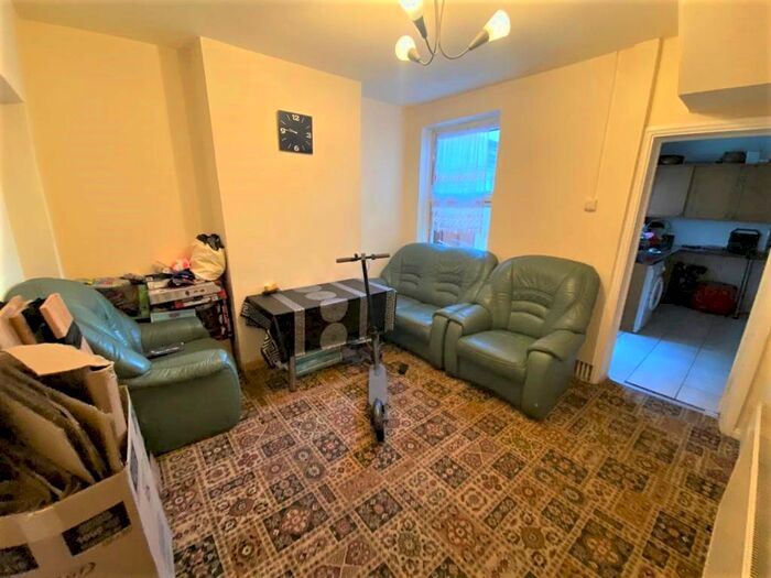 3 Bedroom Terraced House To Rent In Morley Road, Barking, IG11