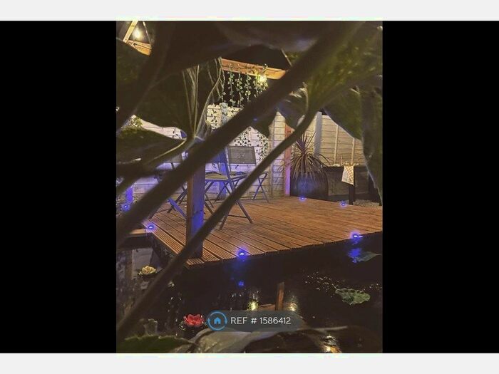 3 Bedroom Semi-Detached House To Rent In London Gravesend, London Gravesend, DA12