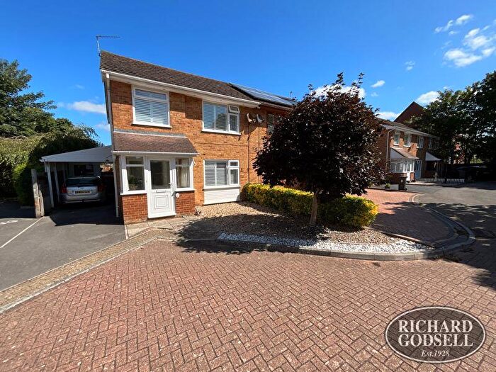 3 Bedroom Semi-Detached House For Sale In Christchurch, BH23