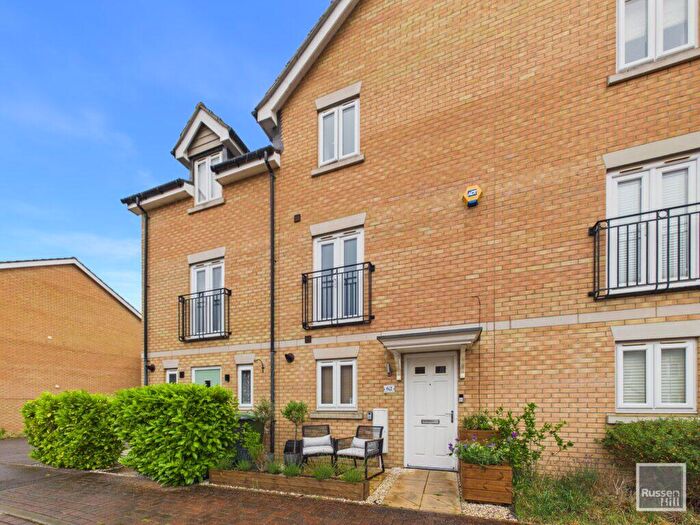 4 Bedroom Semi Detached House For Sale In Falcon Crescent, Queens Hill, NR8
