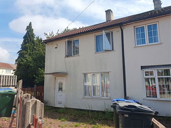 2 Bedroom Semi-Detached House For Sale In Poplar Grove, Conisbrough, Doncaster, South Yorkshire, DN12