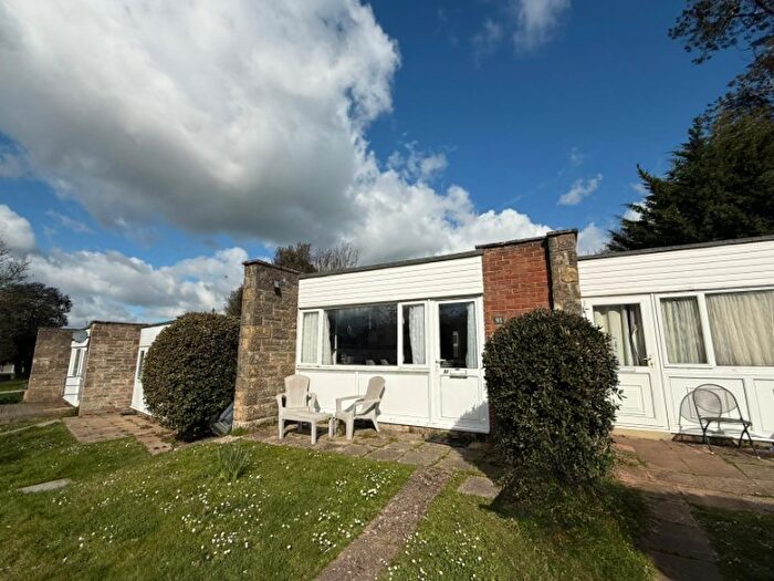 2 Bedroom Semi Detached Bungalow To Rent In Cockleton Lane, Cowes, PO31