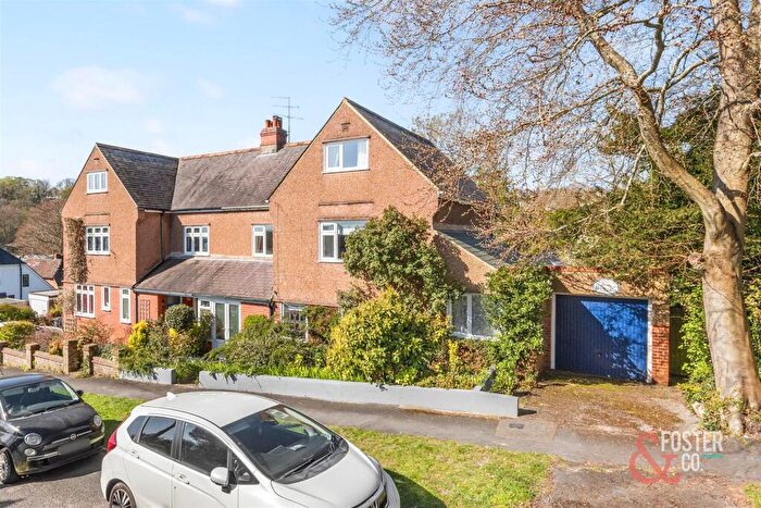 5 Bedroom Semi-Detached House For Sale In Colebrook Road, Brighton, BN1