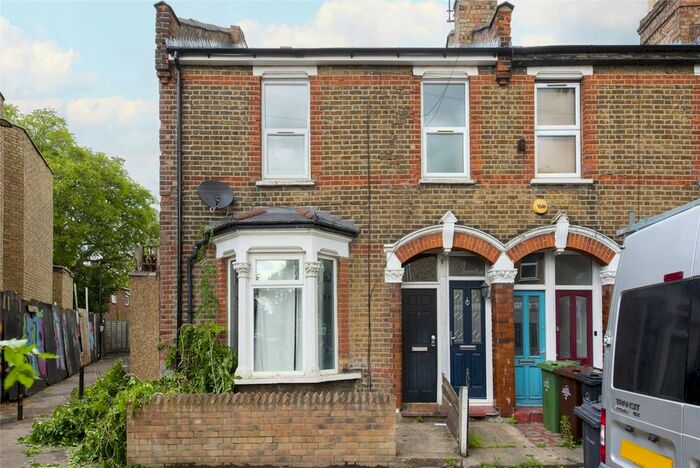 2 Bedroom Flat To Rent In Hove Avenue, Walthamstow, London, E17