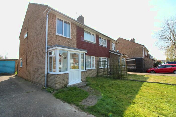 4 Bedroom Semi Detached House To Rent In Ringwood Close, Canterbury, Kent, CT2