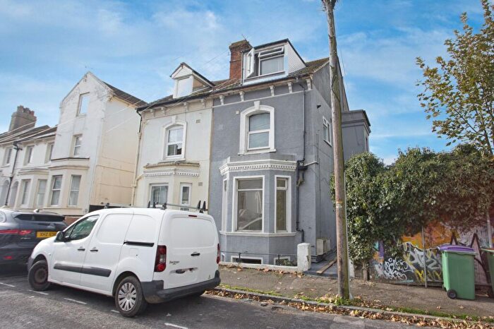2 Bedroom Flat For Sale In St. Michaels Street, Folkestone, Kent, CT20