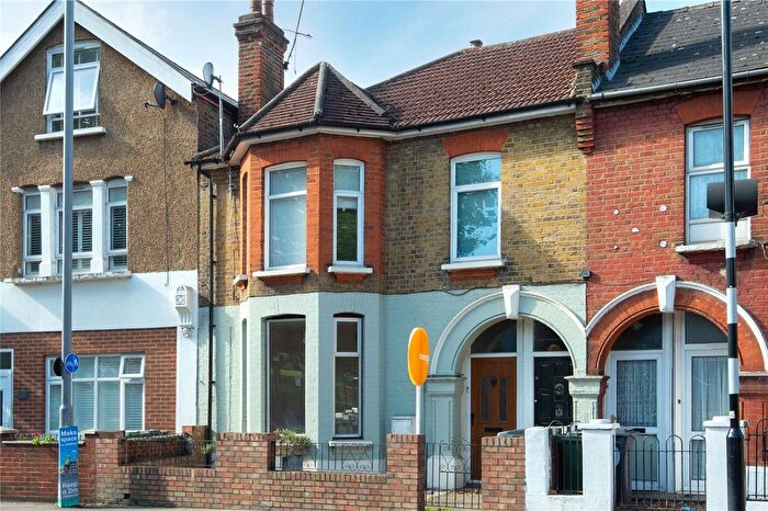 2 Bedroom Flat For Sale In Markhouse Road, Walthamstow, London, E17