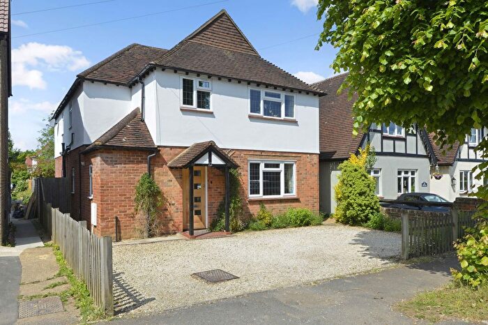 4 Bedroom Detached House For Sale In The Mount, Cranleigh, GU6