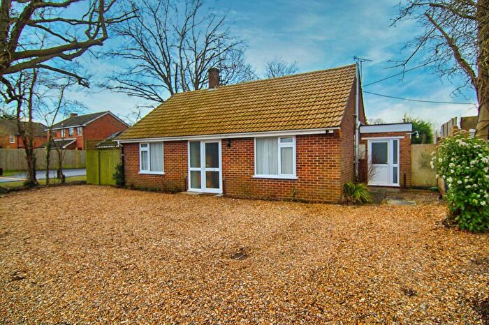2 Bedroom Detached Bungalow To Rent In Reading Road, Winnersh, Wokingham, RG41