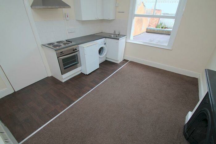 1 Bedroom Flat To Rent In West Street, St Philips, BS2