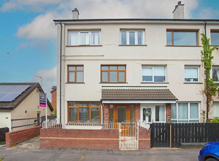3 Bedroom Flats For Sale In Hillview Place, Holywood, BT18