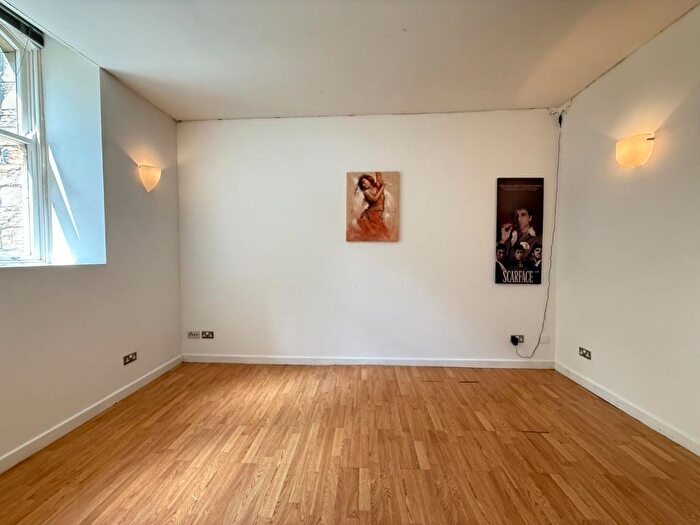 1 Bedroom Flat For Sale In Apartment, Boothroyds, Dewsbury, West Yorkshire, WF13