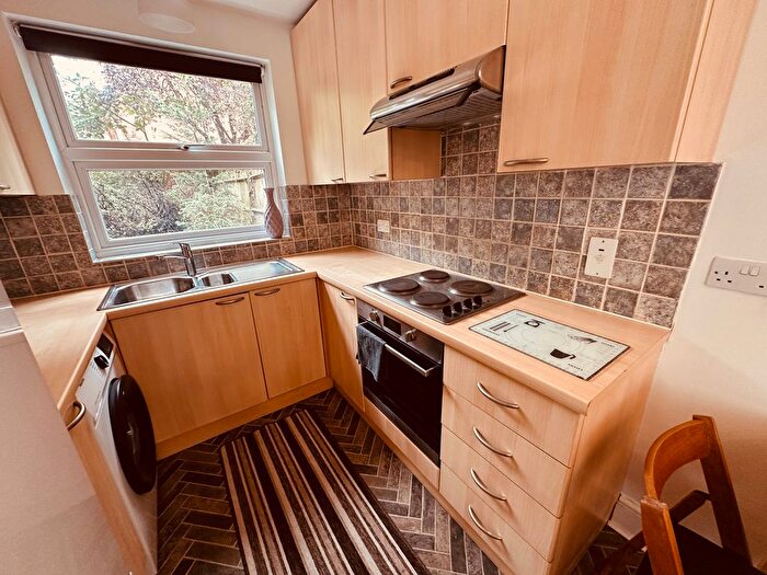 2 Bedroom Flat To Rent In Sussex Way, London, N7