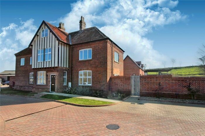 3 Bedroom Semi-Detached House To Rent In Norwich Road, Swainsthorpe, Norwich, Norfolk, NR14