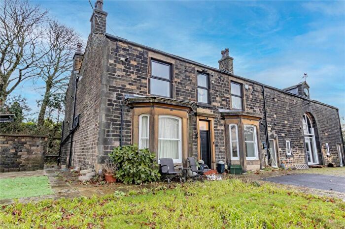 5 Bedroom Semi-Detached House For Sale In Dewhirst Road, Rochdale, Greater Manchester, OL12