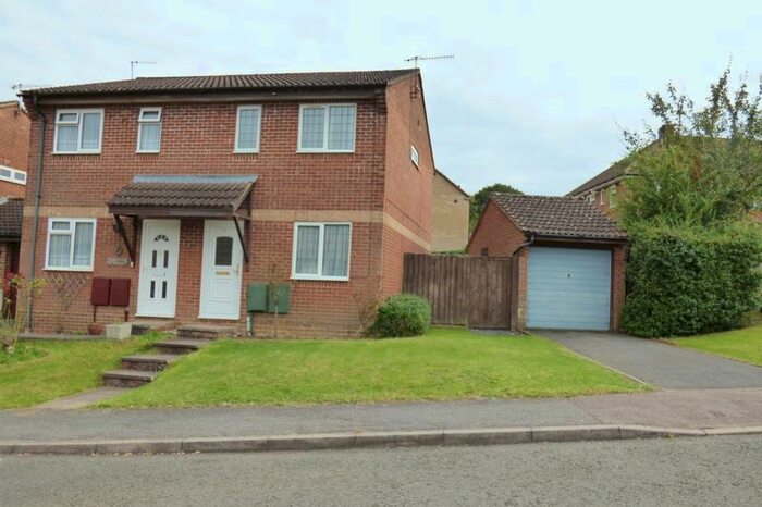 2 Bedroom Property To Rent In Rushbrooke Close, High Wycombe, HP13