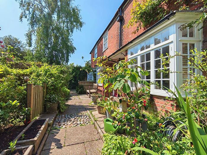 1 Bedroom Terraced House For Sale In Hylands Yard, Rye, TN31