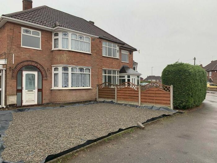 3 Bedroom Semi-Detached House To Rent In Bakewell Road, Wigston, LE18