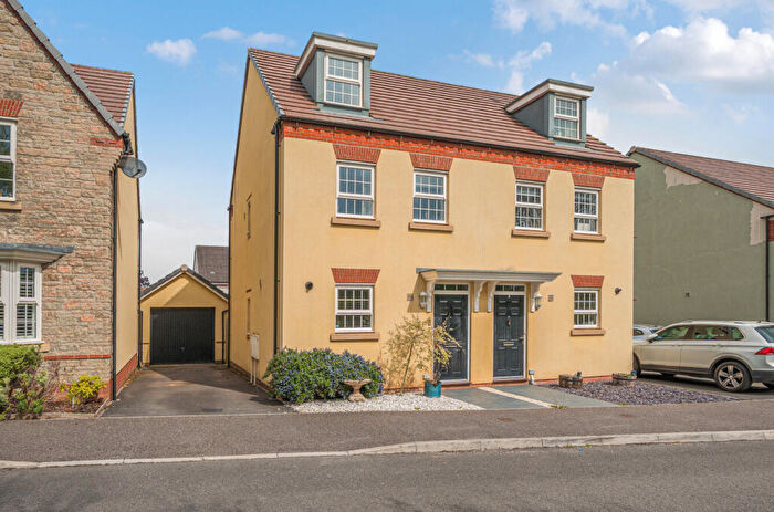 3 Bedroom Semi-Detached House To Rent In Exmoor Way, Cullompton, Devon, EX15