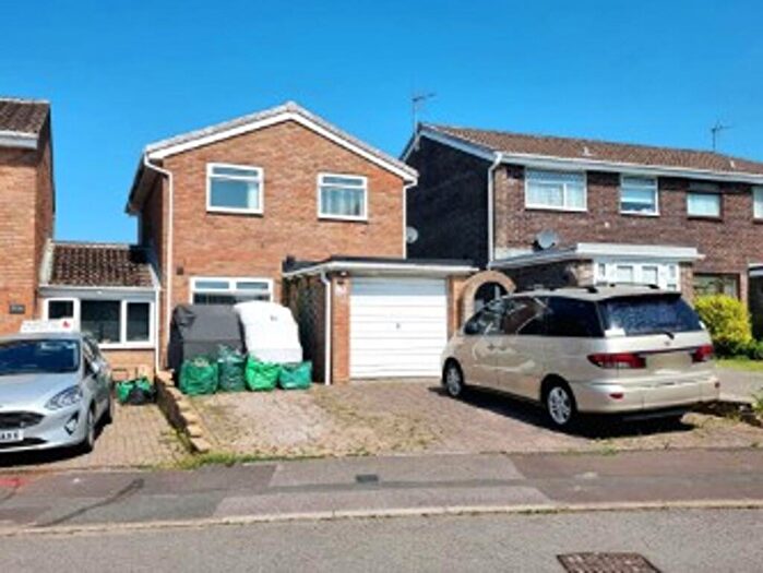 3 Bedroom Link Detached House For Sale In Maes Talcen, Brackla, CF31