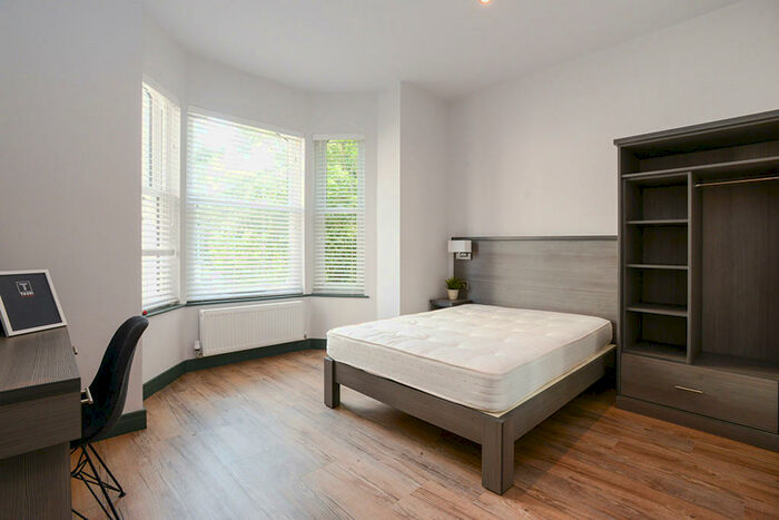 2 Bedroom Flat To Rent In Park Suites, Waverley Street, Arboretum, Nottingham, NG7