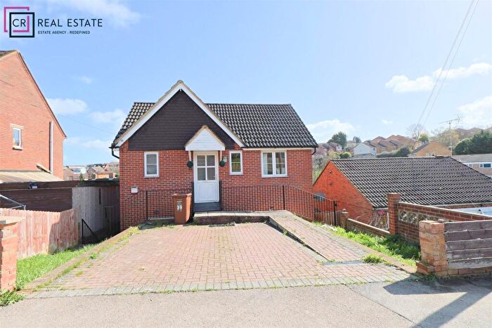 3 Bedroom Detached House To Rent In Tedder Avenue, Chatham, ME5