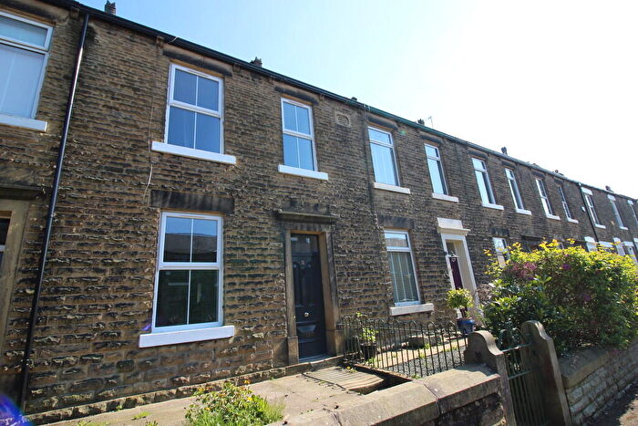 3 Bedroom Terraced House To Rent In Lambgates, Hadfield, SK13