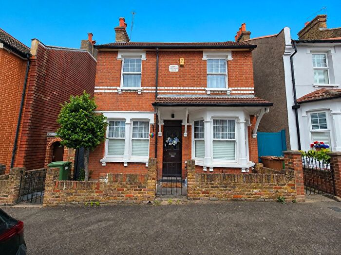 3 Bedroom Detached House To Rent In Lincoln Road, Sidcup, DA14