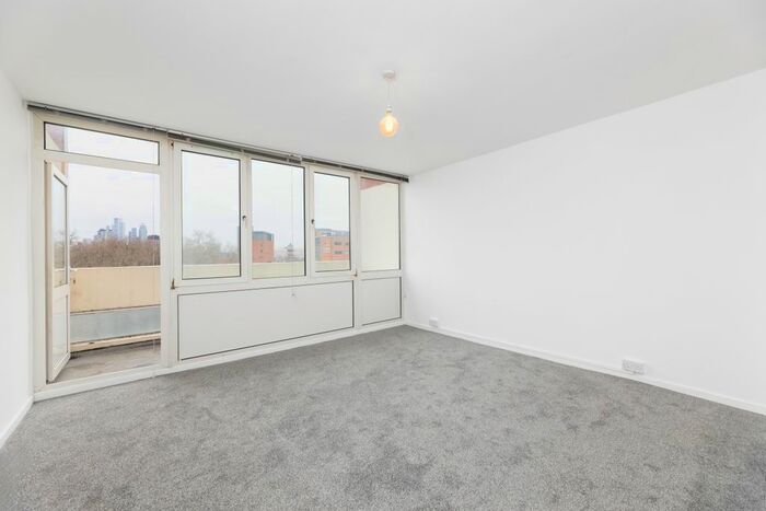 2 Bedroom Flat To Rent In Royal Street, London, SE1