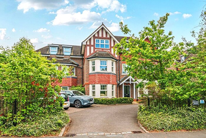 2 Bedroom Flat To Rent In Pembroke Road, Woking, GU22