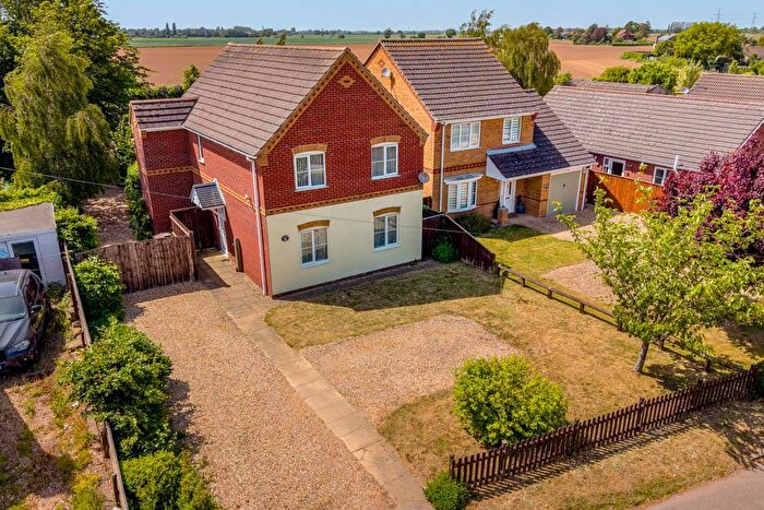 4 Bedroom Detached House For Sale In Stockwell Gate, Whaplode, PE12