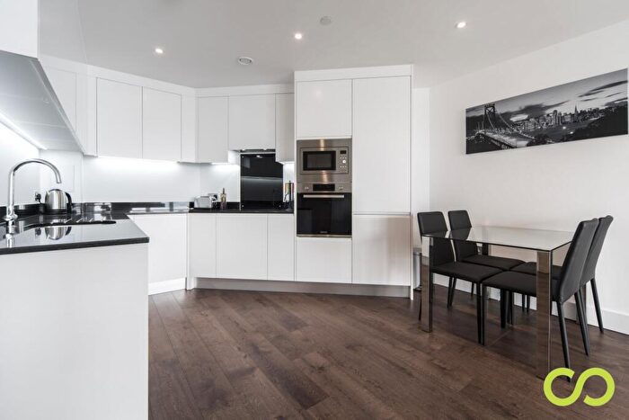 1 Bedroom Flat To Rent In Gateway Tower, Western Gateway, Royal Victoria, E16