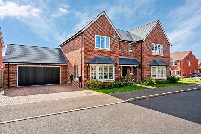 5 Bedroom Detached House For Sale In Broad Lays, Benson, OX10
