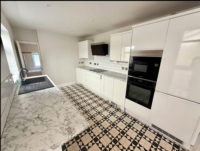 4 Bedroom Terraced House To Rent In Beresford Road, Cardiff, CF24