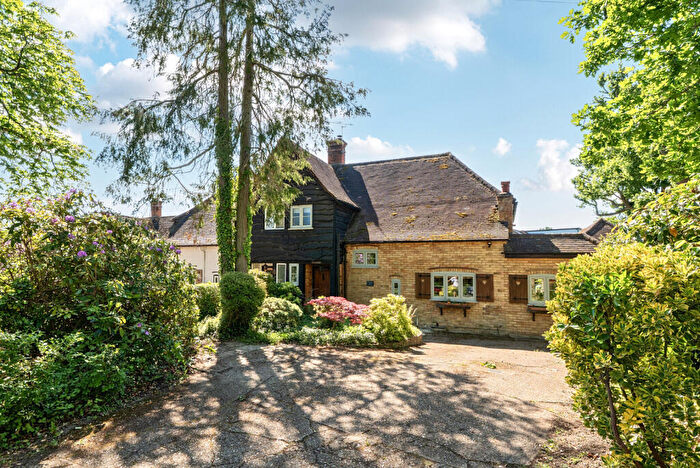 4 Bedroom Semi-Detached House For Sale In Coombelands Lane, Addlestone, KT15