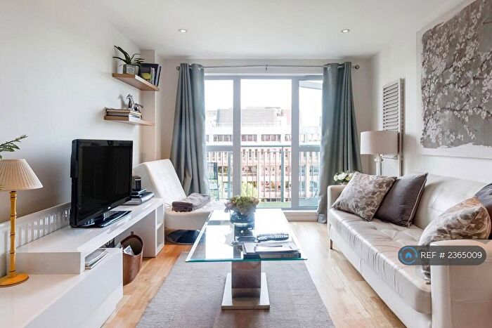 2 Bedroom Flat To Rent In Enterprise Place, Woking, GU21