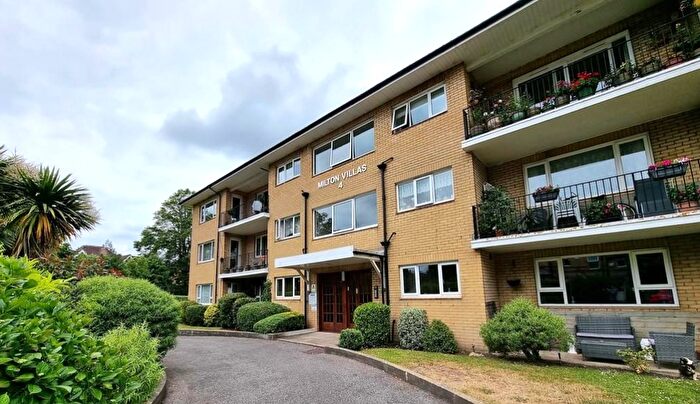 1 Bedroom Flat To Rent In Milton Road, Dean Park, BH8