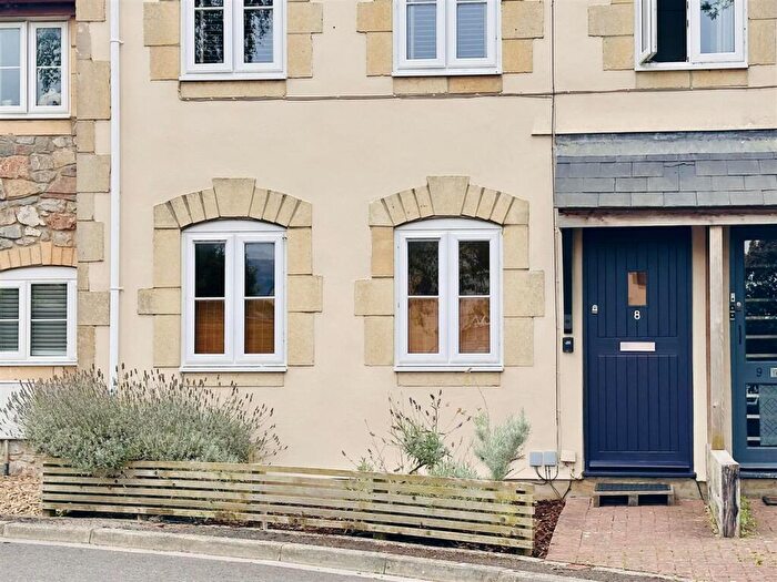 3 Bedroom Apartment For Sale In Old Station Close, Cheddar, BS27