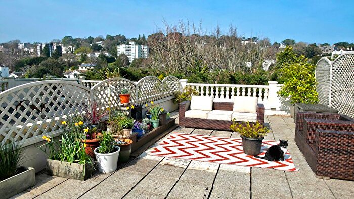 2 Bedroom Flat For Sale In Terracina, Torquay, TQ1