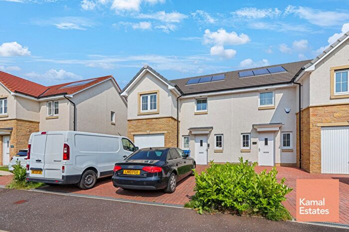 3 Bedroom Semi-Detached House For Sale In Snowdrop Gardens, Glasgow, G33