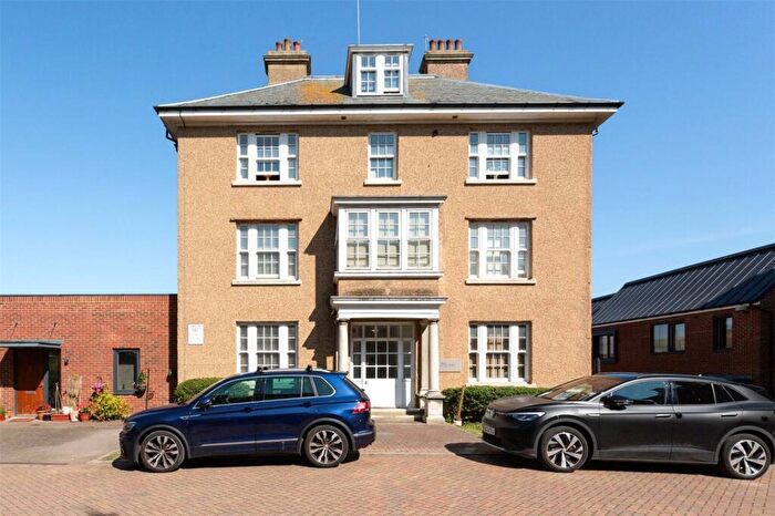 2 Bedroom Apartment For Sale In The Lees, Manor Road, Brighton, BN2