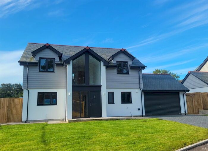 4 Bedroom Detached House For Sale In Lanner Moor, Redruth, TR16