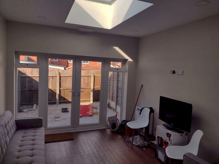 6 Bedroom House To Rent In Luton Road, B29