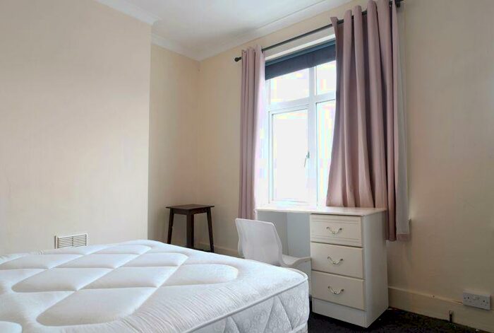 4 Bedroom Terraced House To Rent In Ewhurst Road, Brighton, BN2