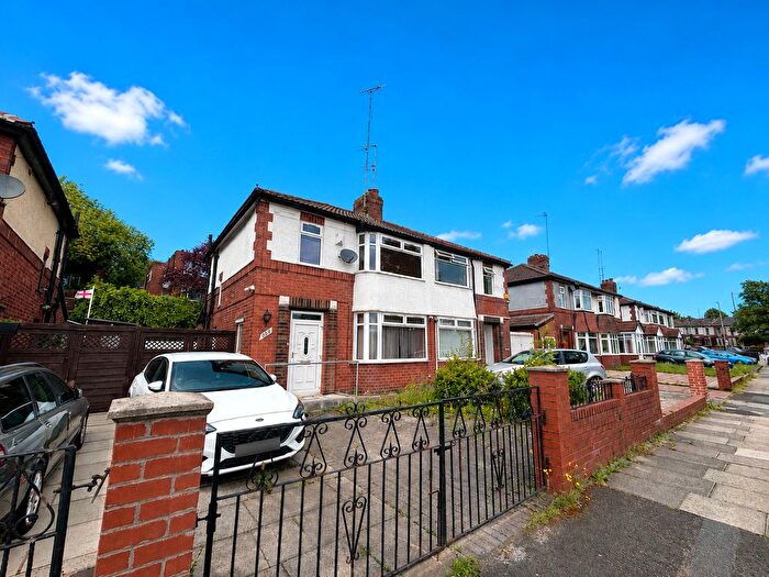 3 Bedroom Semi-Detached House For Sale In Middleton Road, Middleton, Manchester, M24
