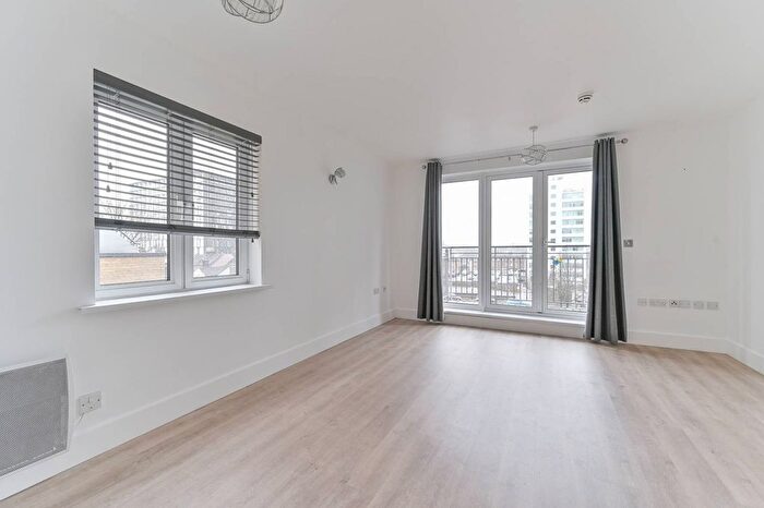 2 Bedroom Flat For Sale In Park Lane, Croydon, CR0