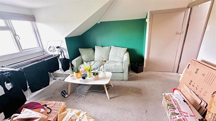 2 Bedroom Flat To Rent In Fordwych Road, London, NW2