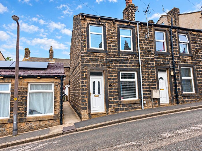 3 Bedroom Terraced House For Sale In Gibb Street, Cowling, BD22
