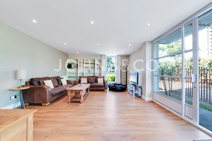 2 Bedroom Flat To Rent In Barrier Point Road, Royal Docks, London, E16